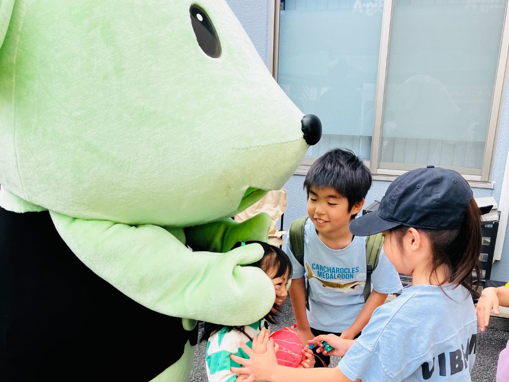 幸手市不動産会社フレンドホームの入居者様イベント　ラッフィごあいさつ